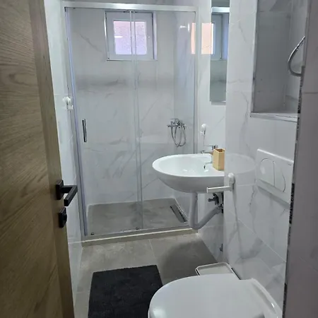 Apartman Tara *